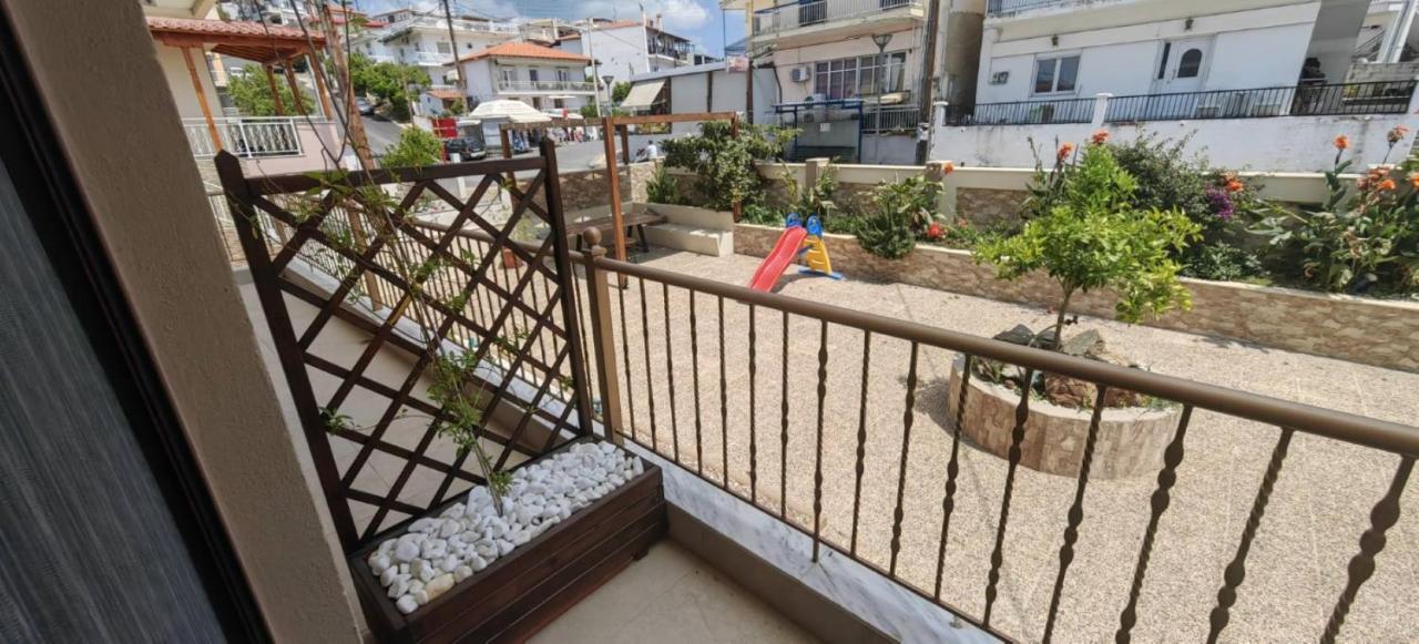 Villa Theasis1 Néos Marmarás Exterior foto